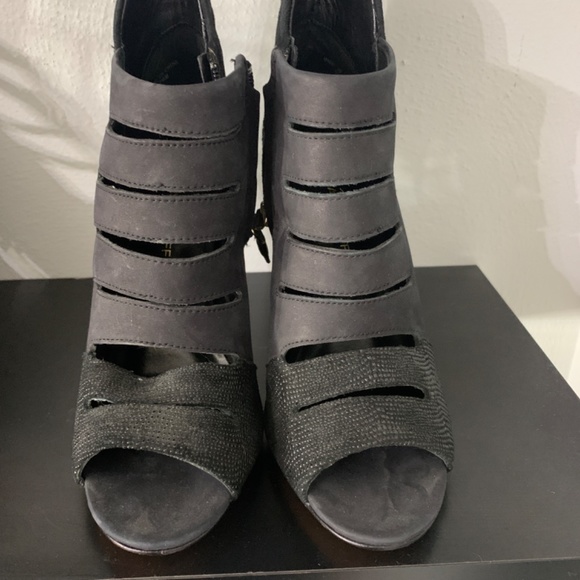 Rebecca Minkoff Black Reagan Too Peep Toe Combo Heel Stud Cut Out Boots/Booties - Picture 4 of 6